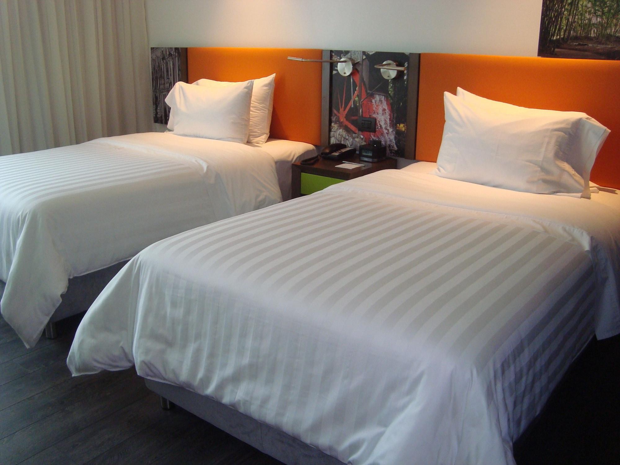 Hampton By Hilton Cali Hotel Екстериор снимка