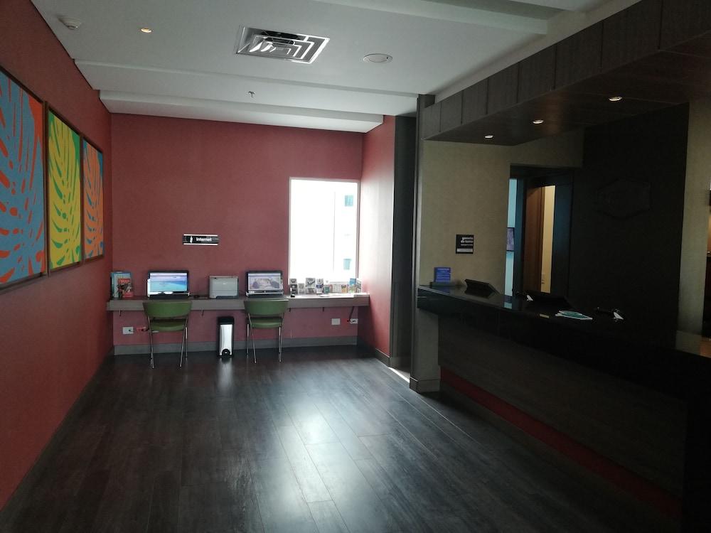 Hampton By Hilton Cali Hotel Екстериор снимка