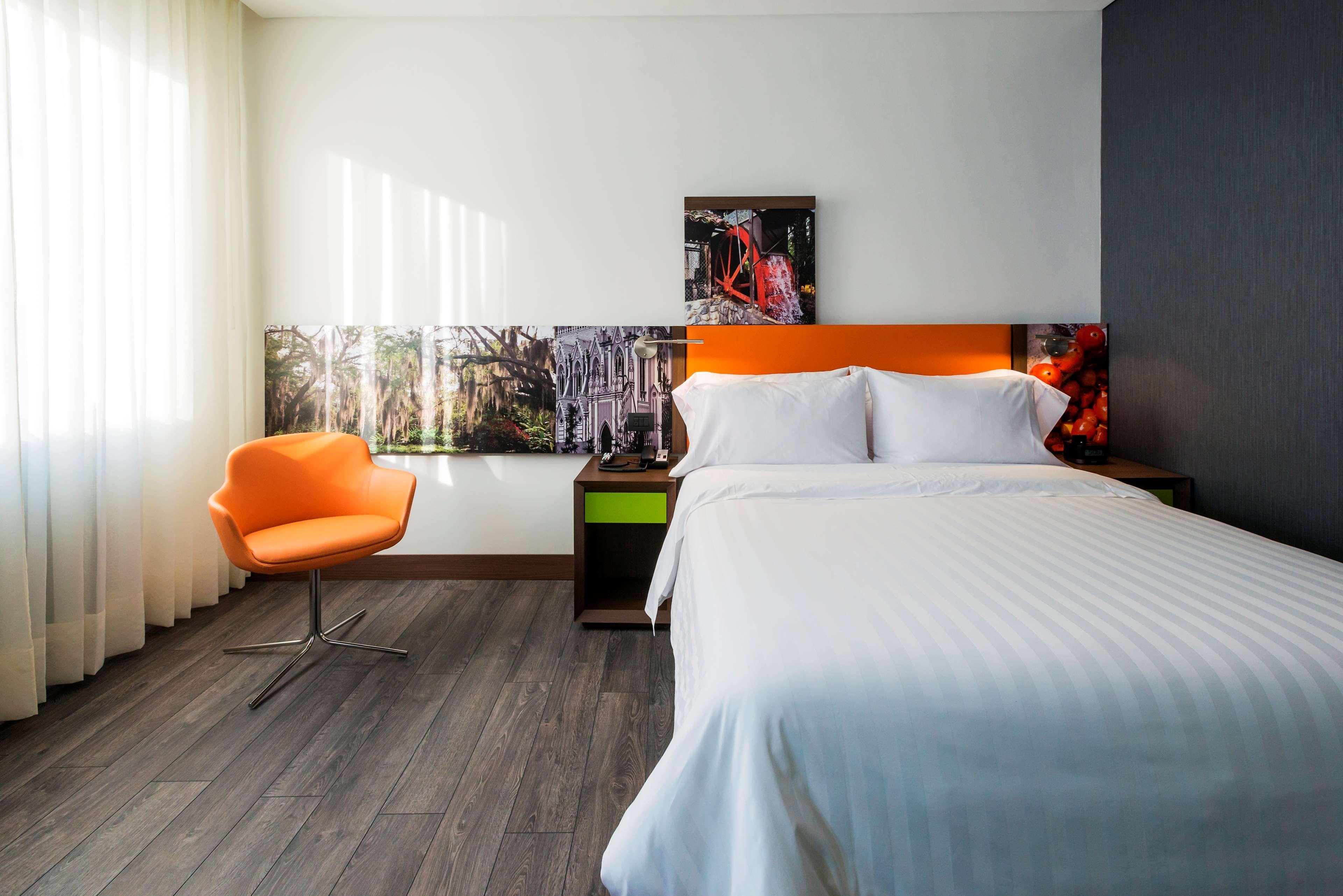 Hampton By Hilton Cali Hotel Екстериор снимка