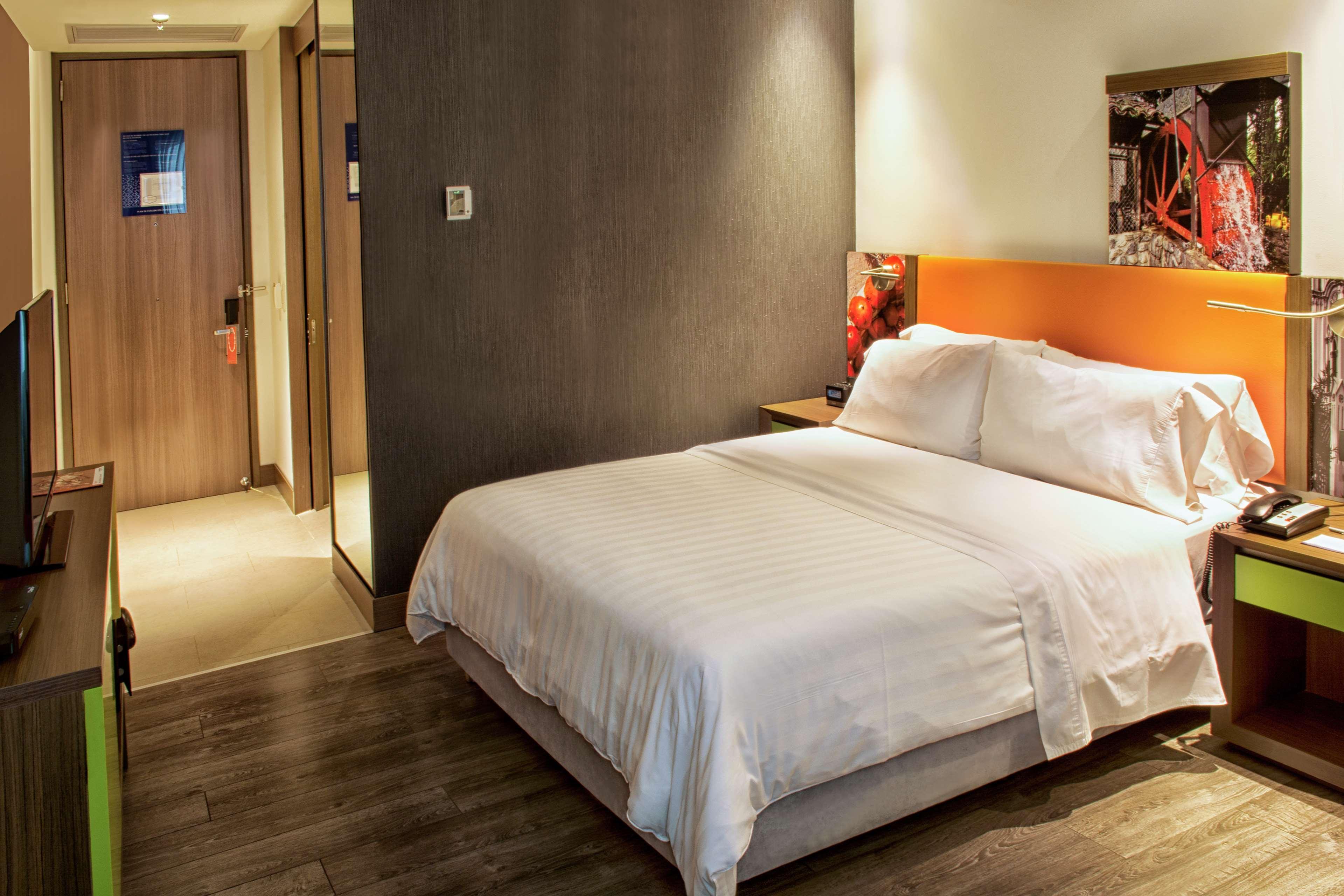 Hampton By Hilton Cali Hotel Екстериор снимка