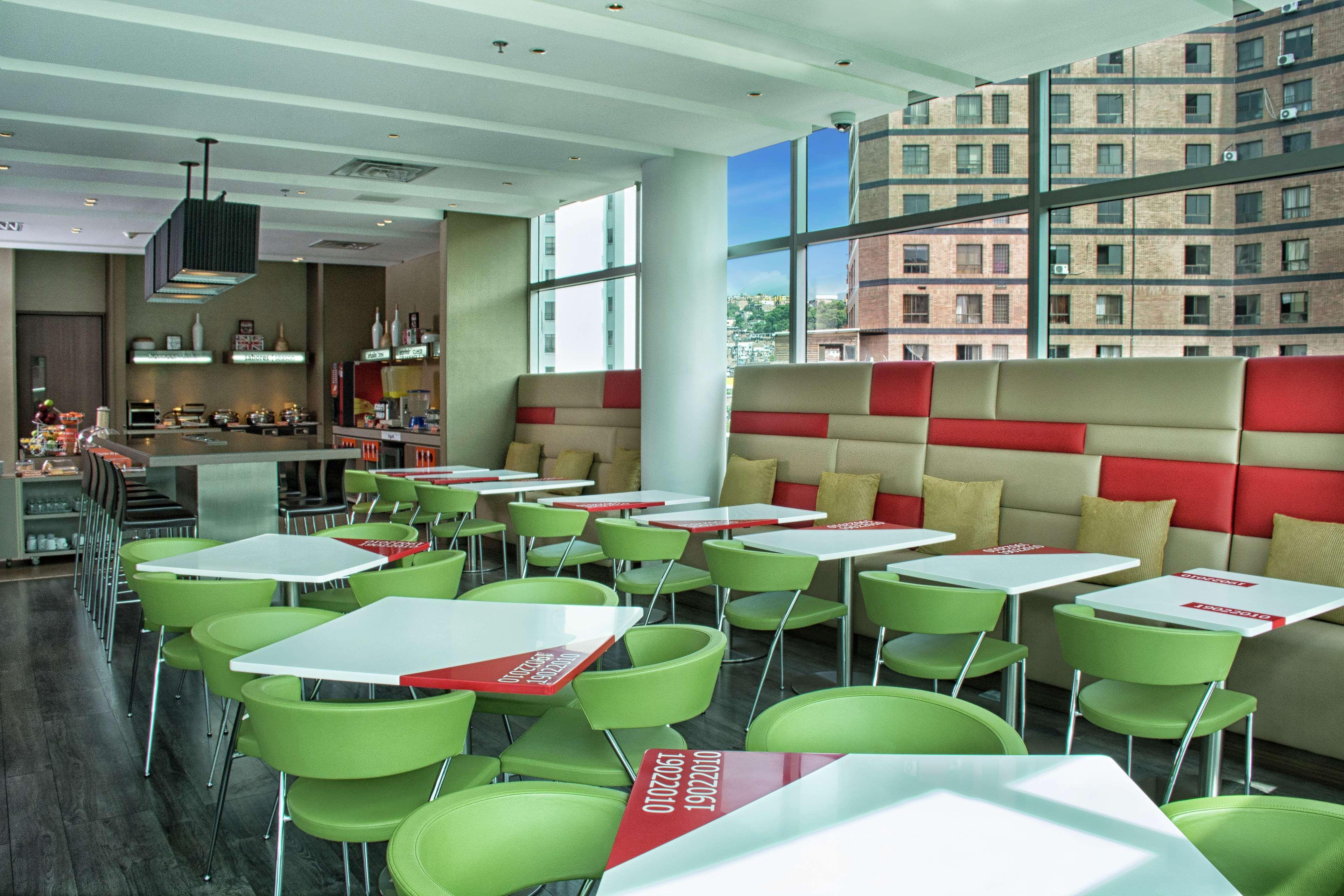 Hampton By Hilton Cali Hotel Екстериор снимка