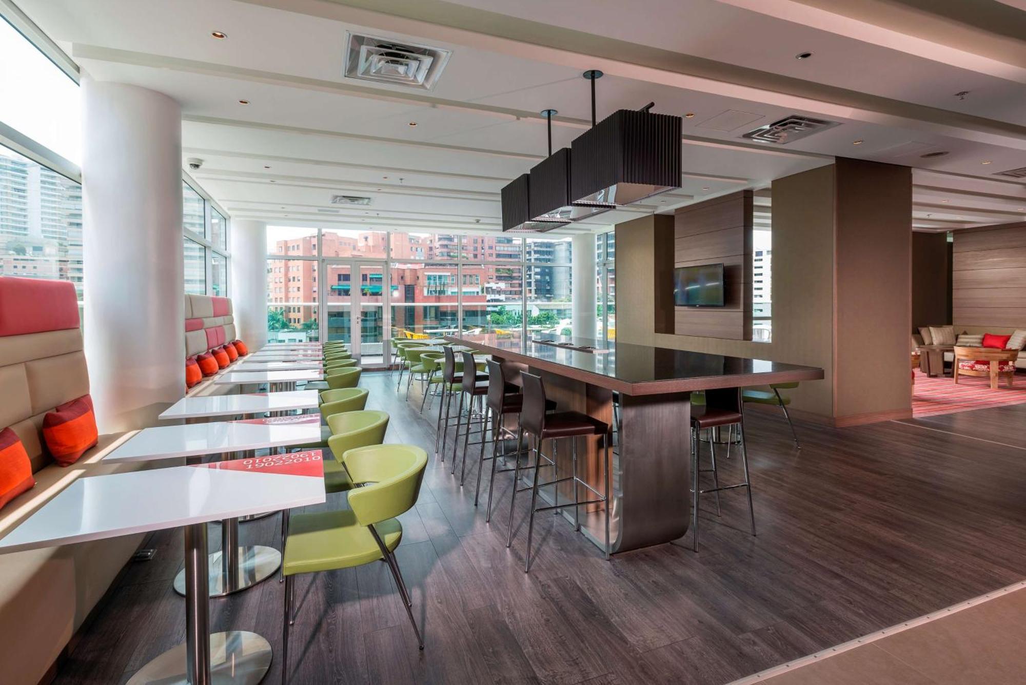 Hampton By Hilton Cali Hotel Екстериор снимка